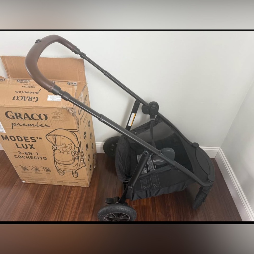 Graco Premier Modes Lux Stroller
FRAME ONLY with car seat adapters LIKE NEW